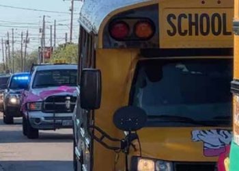 ‘Desfilan’ por la seguridad escolar