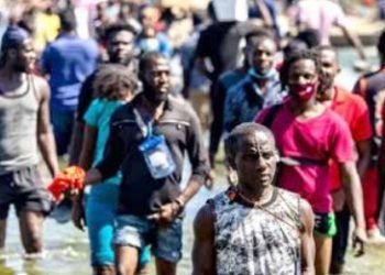 DISCUTIRÁN HOY CRISIS MIGRATORIA Gobernador pide que inmigración sea delito