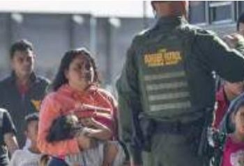 OLEADA DE MIGRANTES Son procesados en Sector Laredo