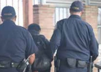 Aprenden a fugitivo por inducir a menor a desempeño sexual