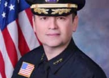 Anuncia su retiro subjefe de policía