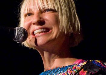 Sia Revela su Transformación Física en los Premios Daytime Beauty 2023