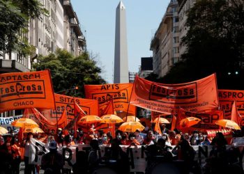 Argentina Registra Inflación del 138.3%; Banco Central Eleva Tasas a Niveles Históricos