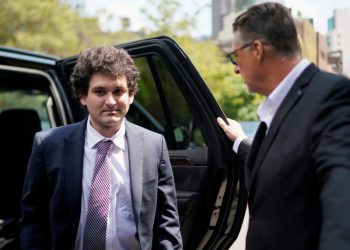 Comienza el Juicio Contra el Ex-Presidente de FTX por Fraude Masivo