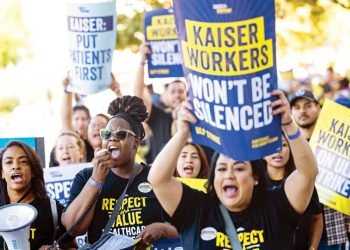 Más de 75 mil Trabajadores de la Salud en EE. UU. Inician una de las Mayores Huelgas de la Historia