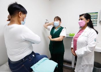 IMSS Promueve la Autoexploración Mamaria a Partir de los 20 Años para Combatir el Cáncer de Mama