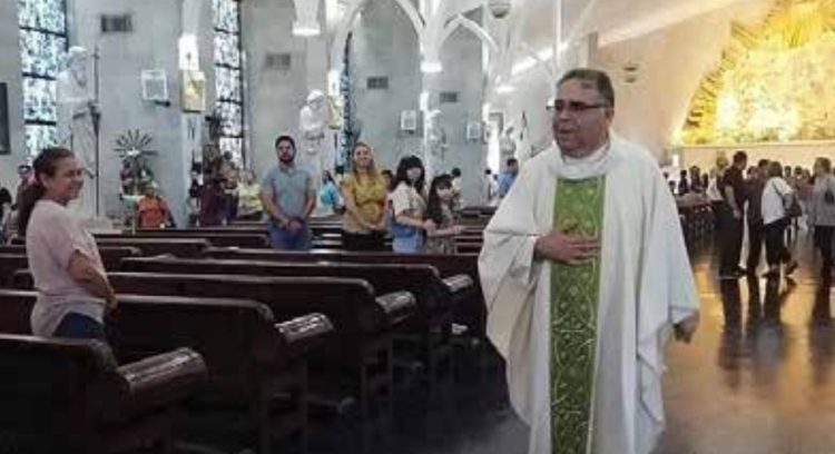 Ofrecen misa de agradecimiento al padre Rogelio Lozano Alcorta