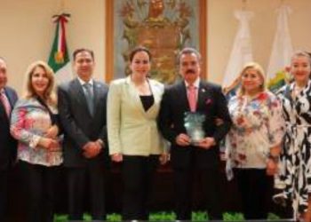 RECONOCE AYUNTAMIENTO La trayectoria empresarial de Eduardo Garza Robles