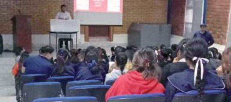 Realizan concurso de oratoria en la escuela Normal Cuauhtémoc