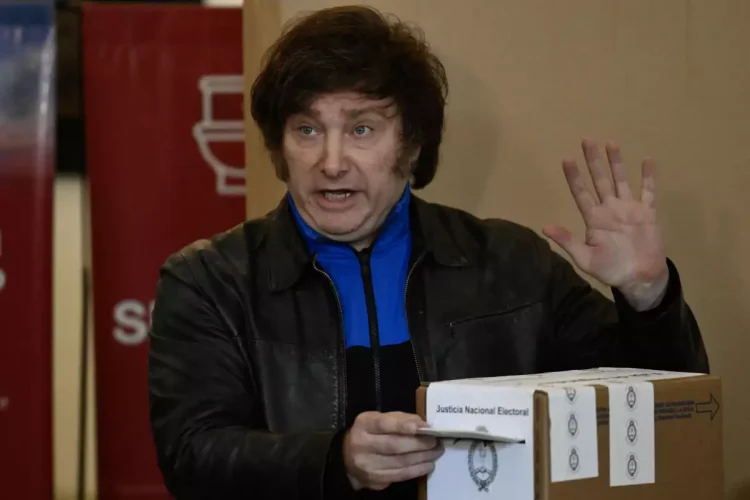 Sorpresa en elecciones en Argentina: Massa gana y va a segunda vuelta con Milei