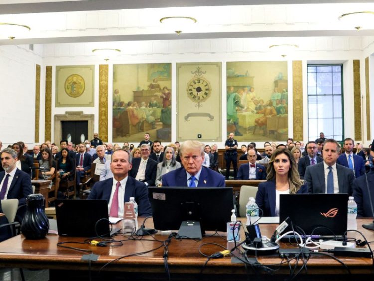 Trump y sus hijos comparecen ante tribunal de Nueva York por acusaciones de fraude inmobiliario