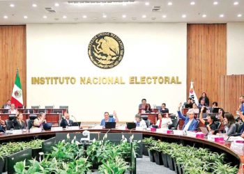 Tribunal Electoral Corrige Fecha de Inicio de Precampañas fijada por el INE
