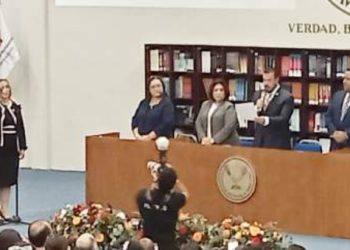 Toma rector de la UAT protesta a nueva directora de la Facultad de Enfermería