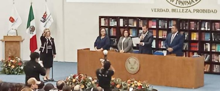 Toma rector de la UAT protesta a nueva directora de la Facultad de Enfermería