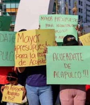 VAN A PALACIO NACIONAL Caravana sale de Acapulco para exigir reconstrucción