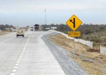 El inconcluso Mex II hoy representa un riesgo mortal para conductores