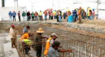 REALIZAN RECORRIDO Visitan arquitectos construcción de puente Calzada de los Héroes