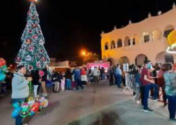 “VIVE LA NAVIDAD 2023” Anuncia alcaldesa encendido del pino y pista con resbaladero de hielo