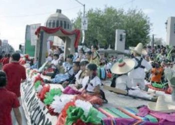 DESFILE DE LA REVOLUCIÓN Invita Crede a escuelas a participar en contingentes