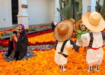 Oaxaca Celebra el Día de Muertos con Tradiciones Milenarias y Algarabía