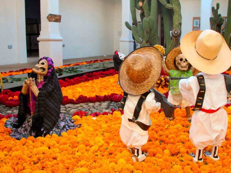 Oaxaca Celebra el Día de Muertos con Tradiciones Milenarias y Algarabía