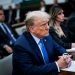 Trump testifica en su juicio por fraude en Nueva York y se enfrenta al juez
