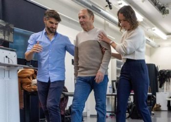 Implante Suizo Ayuda a Paciente con Parkinson a Recuperar su Movilidad