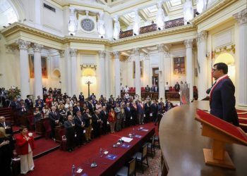 Congreso de Perú aprueba la restauración del Senado a pesar de críticas