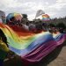 Rusia busca prohibir el movimiento LGBT+; peligro de detenciones