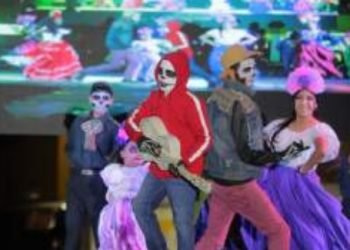 DISFRUTAN NEOLAREDENSES COLORIDA FIESTA cultural con el Festival Internacional de la Catrina