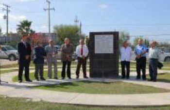 Rinden homenaje a los héroes revolucionarios neolaredenses