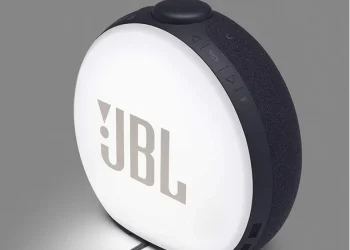 Walmart lanza ofertón en bocina bluetooth JBL con radio FM y despertador