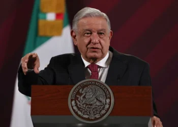 Encuentro entre AMLO, Carlos Slim y Empresarios antes de Supervisar Reconstrucción en Acapulco