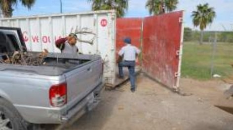 Ciudadanos se deshacen de residuos por medio de Centros de Transferencia