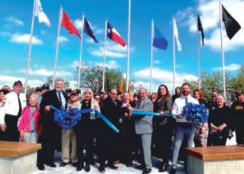 HONRAN A VETERANOS Dedican monumento a ex soldados de Vietnam