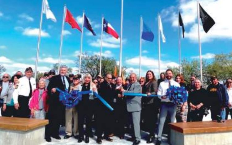 HONRAN A VETERANOS Dedican monumento a ex soldados de Vietnam