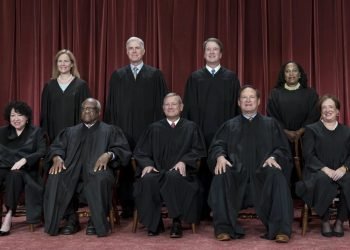 Corte Suprema de EE. UU. Adopta Código de Ética Tras Polémicas por Regalos Millonarios