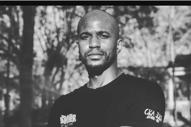 Muere actor de ‘Pantera Negra’ en un accidente de auto