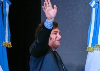 Javier Milei gana las elecciones en Argentina con propuestas radicales y busca redefinir la política del país