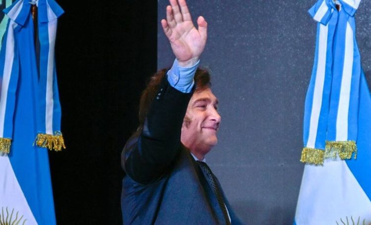 Javier Milei gana las elecciones en Argentina con propuestas radicales y busca redefinir la política del país