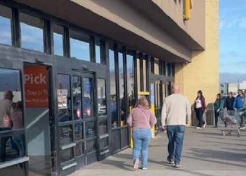 AFECTA A NEGOCIOS LOCALES Compras en línea matan tiendas en ‘Black Friday’