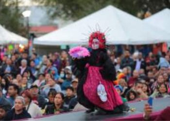 DESTACAN NEOLAREDENSES IMPULSO DE TRADICIONES Disfruta la gente “Festival de la Catrina 2023”