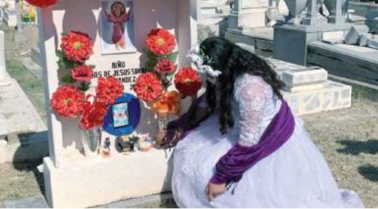 Se aferra a memoria de su hijo no nacido