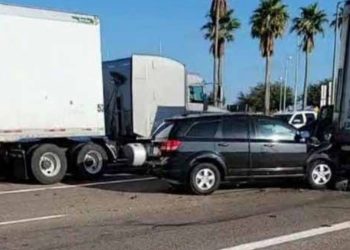 Ebrio choca tres autos, resulta herido y en prisión