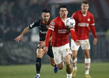 ¿Chucky Lozano egoísta o no vio a su compañero Bakayoko?