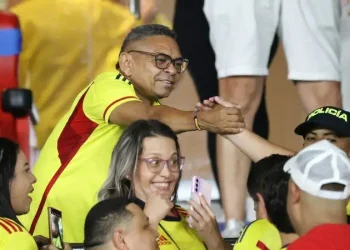Luis Díaz marca dos goles y lleva a Colombia a la victoria mientras su padre, recién liberado de un secuestro, celebra emotivamente