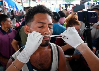 Migrantes de Caravana en Chiapas se Suturan los Labios en Protesta contra el INM