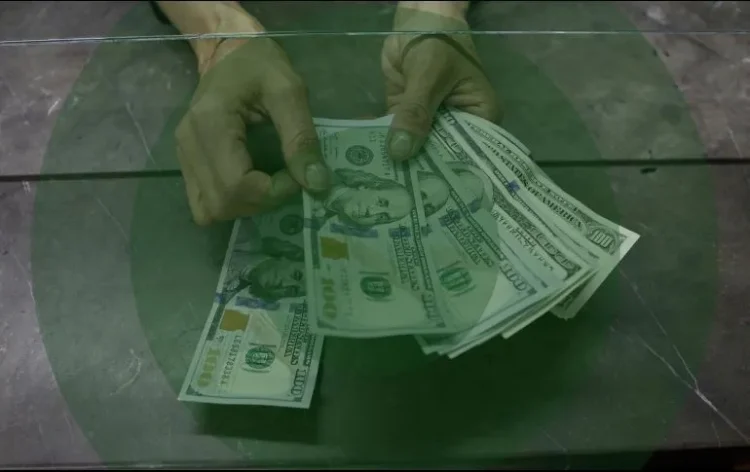 El peso mexicano cierra la semana de manera positiva frente al dólar