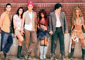 Corbatas, uniformes y estampas de estrellitas invaden el Foro Sol en el primer concierto de RBD en la CDMX