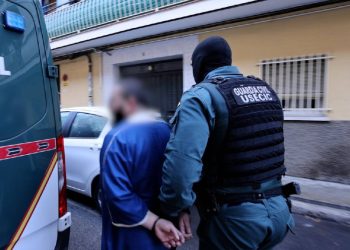 Detienen a Profesor de Árabe que Captaba a Menores para el Estado Islámico